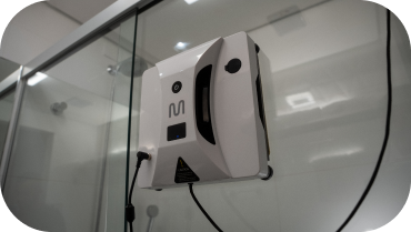 Imagem do robô limpador de vidros Cleanbot Aqua R1800