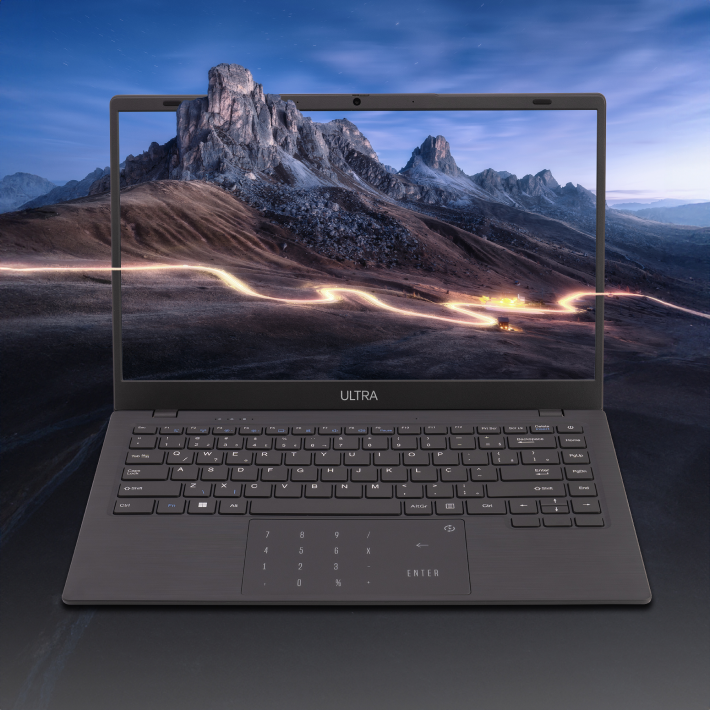 Foto do notebook Ultra aberto de frente