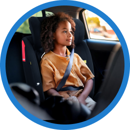 Criança na cadeirinha