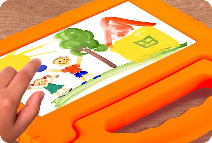 Foto da tela do Tablet Kid Pad Laranja com desenhos feitos na tela do próprio tablet.