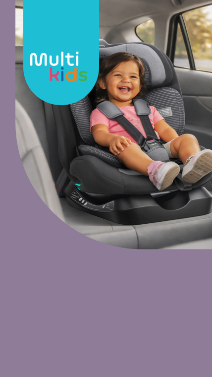 Criança na cadeira para auto OMNI