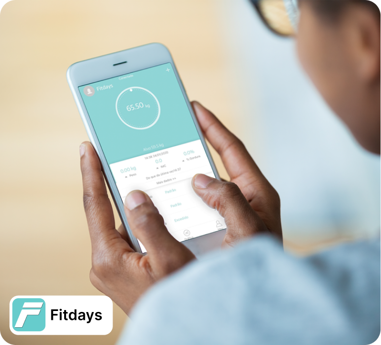 Aplicativo Fitdays exibindo a medição de peso no celular