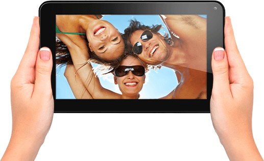 O tablet MS7 é leve e se encaixa facilmente nas mãos pelo seu formato arredondado nas bordas.